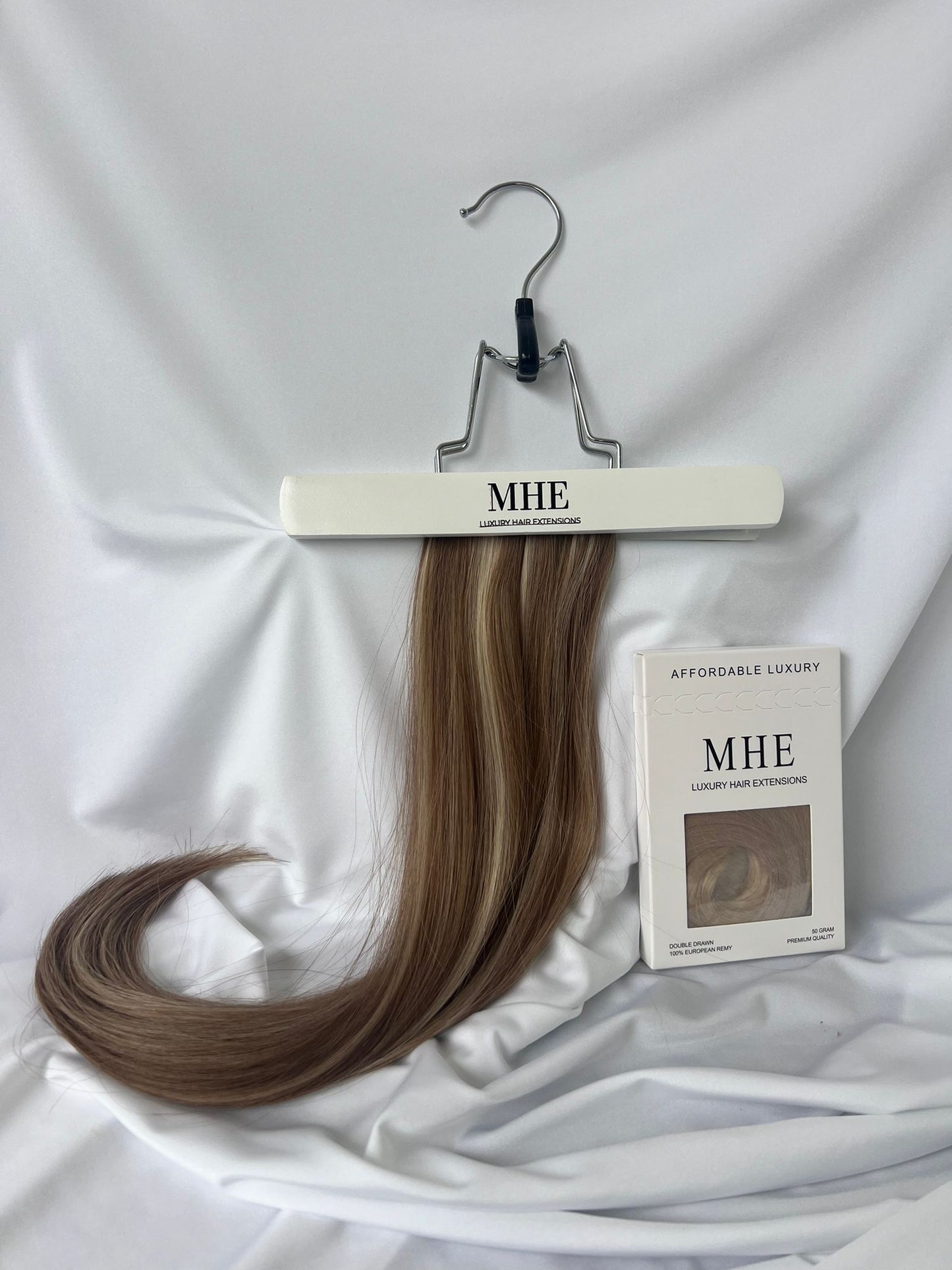 6/60A Light Chestnut Brown & Platinum Ash Blonde 50/50 clip in extensions
