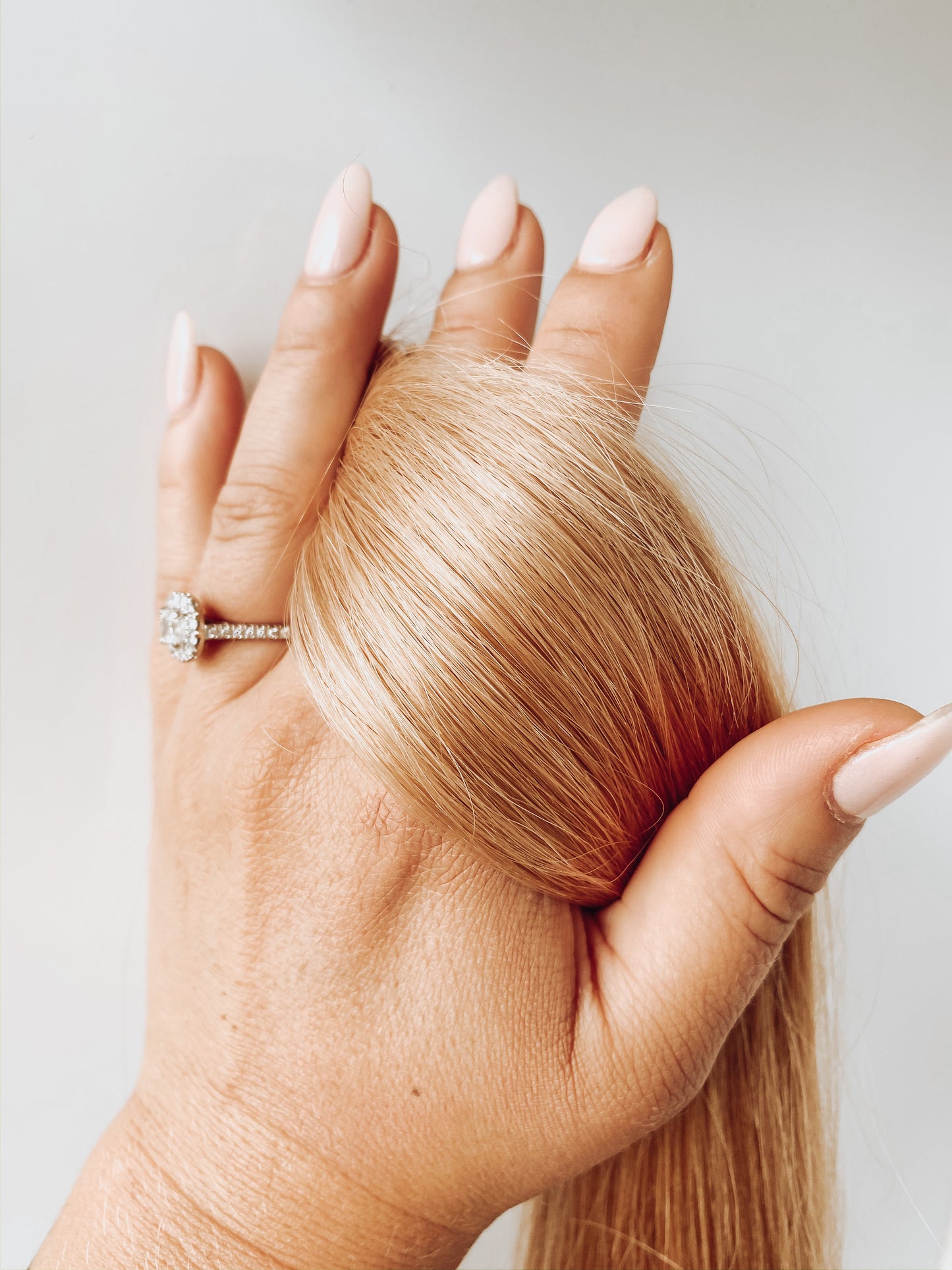 tape in hair extensions-18-honey blonde
